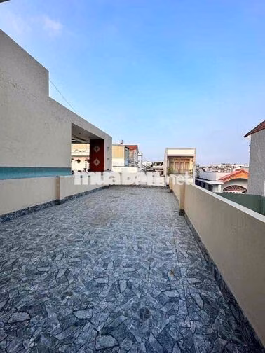 Nhà lầu sân thượng 3 phòng 3 máy lạnh KDC 91B
