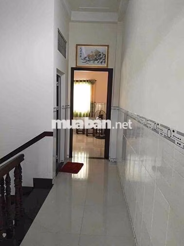 Nhà 2 lầu 5 phòng 5 máy lạnh KDC Hồng Phát