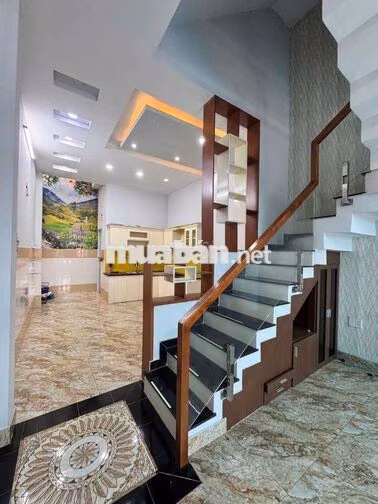 HẺM 551 LÊ VĂN KHƯƠNG 2LẦU/4*18