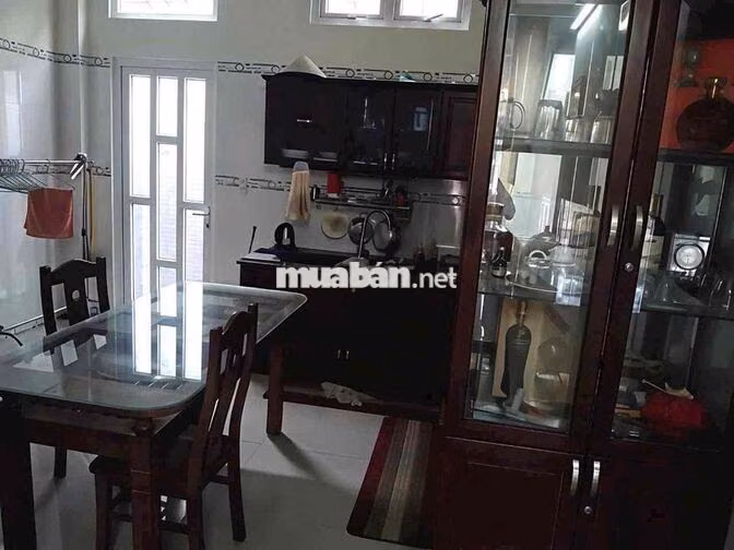Nhà 2 lầu 5 phòng 5 máy lạnh KDC Hồng Phát