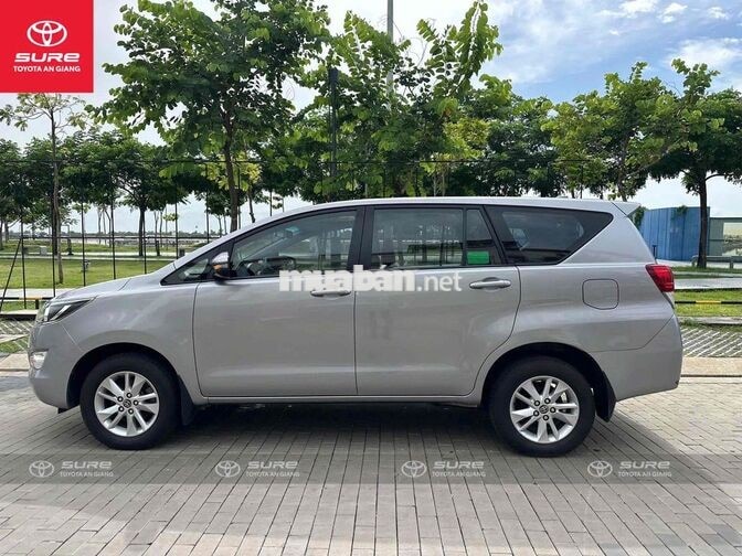 Toyota Innova E 2018 Bạc CHÍNH HÃNG