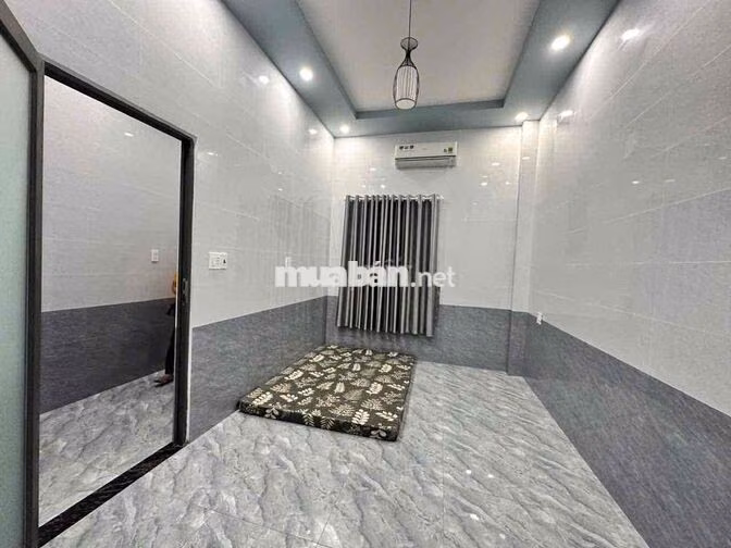 Nhà lầu sân thượng 3 phòng 3 máy lạnh KDC 91B