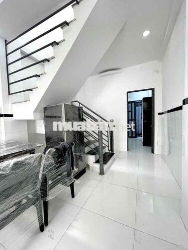 Cho thuê NC sát mt Nguyễn Trãi, Q5| 1tr1l nhà 2 mặt hẻm