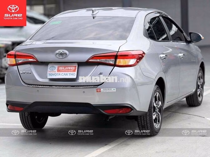 Toyota Vios E 2023 Bạc Số sàn 88.000 km