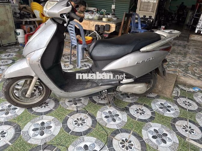 Honda Lead Bạc