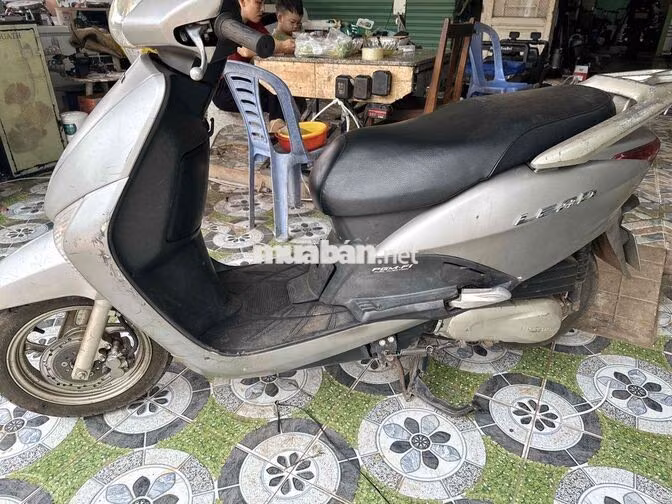 Honda Lead Bạc