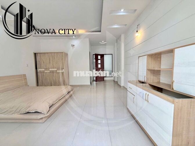 Căn hộ mới khai trương, ban công, nội thất mới