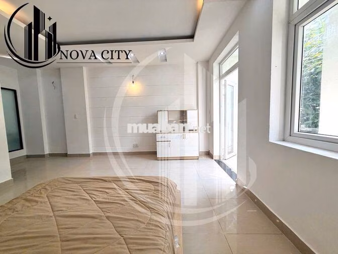 Căn hộ mới khai trương, ban công, nội thất mới