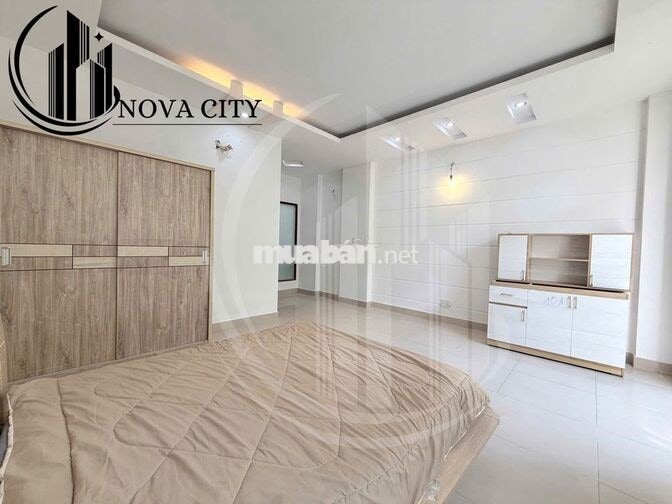 Căn hộ mới khai trương, ban công, nội thất mới