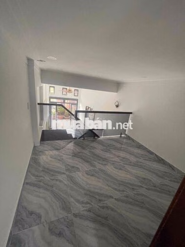 BÁN GẤP NHÀ HẺM 2/ LÊ VĂN KHƯƠNG