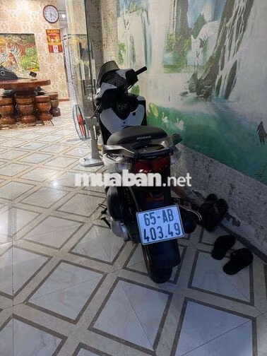 Honda SH125 124.6 cm3 Trắng Việt Nam