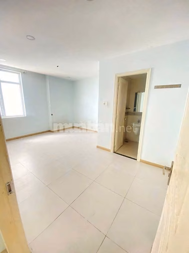 Chung cư Bảy Hiền cho thuê 3p ngủ, không nội thất giá 10,5tr/tháng
