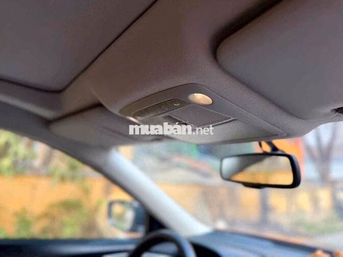 Nissan X-Trail SUV 7 chỗ màu Nâu
