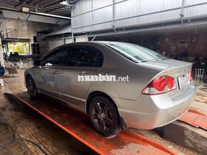 Honda Civic 2.0 Tự động Cửa sổ trời