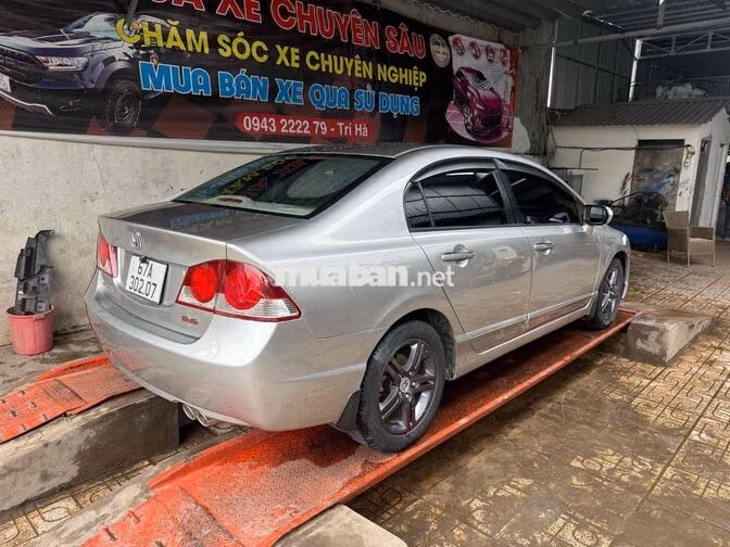 Honda Civic 2.0 Tự động Cửa sổ trời