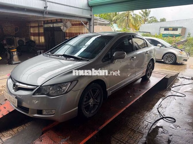 Honda Civic 2.0 Tự động Cửa sổ trời