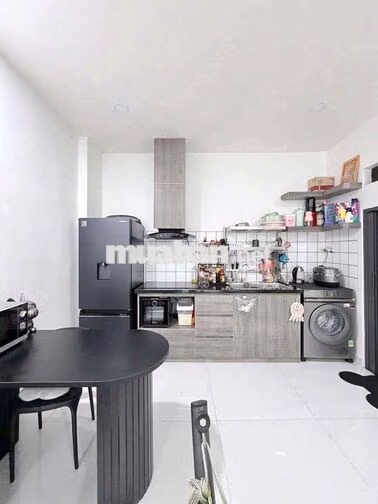 2 tầng,(4,4m x 7m).cách MT 50m.sổ hồng riêng,hỗ trợ vay ngân hàng. 