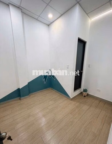 Nhà mới, đẹp, dọn vào ở ngay, ra Q1 15p