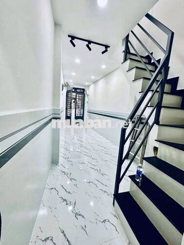 Nhà Gần Chợ Rạch Ông, 1 Trệt, 1 Lầu, 2PN, Chỉ Hơn 2 Tỏi