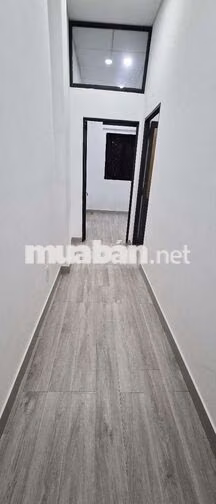 Nhà mới, đẹp, dọn vào ở ngay, ra Q1 15p