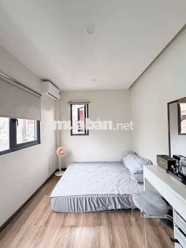 2 tầng,(4,4m x 7m).cách MT 50m.sổ hồng riêng,hỗ trợ vay ngân hàng. 