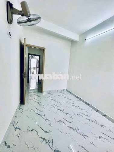Nhà Gần Chợ Rạch Ông, 1 Trệt, 1 Lầu, 2PN, Chỉ Hơn 2 Tỏi