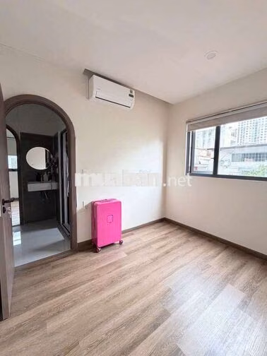 2 tầng,(4,4m x 7m).cách MT 50m.sổ hồng riêng,hỗ trợ vay ngân hàng. 