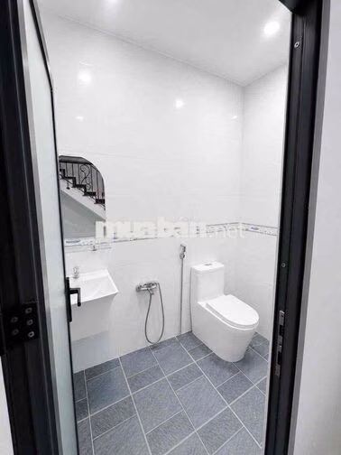 CĂN GÓC THOÁNG,3 TẦNG CÒN MỚI ĐẸP