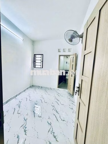 Nhà Gần Chợ Rạch Ông, 1 Trệt, 1 Lầu, 2PN, Chỉ Hơn 2 Tỏi