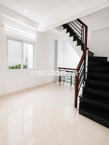 Nhà mới xây 2025 – tài chính chỉ hơn 2 tỷ – căn góc hẻm 5m gần cầu Phú