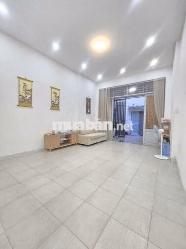 Cho thuê nhà nguyên căn. Đường Tiền Giang, Phường 2. Quận Tân Bình 