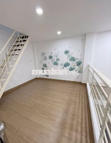 Nhà mới, đẹp, dọn vào ở ngay, ra Q1 15p