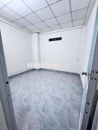 NHÀ HẺM TẢI NGAY PHẠM VĂN ĐỒNG 3PN 3WC SÂN RỘNG 100M N7,5❌23M Ở + VPCT