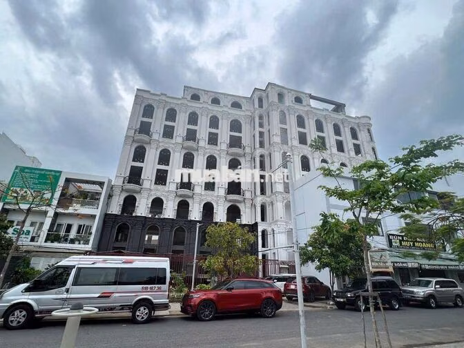 Mặt bằng kinh doanh và văn phòng , showroom đường Huynh tấn phát Q7