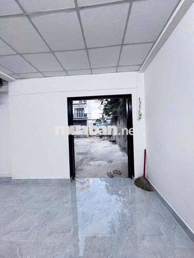 NHÀ HẺM TẢI NGAY PHẠM VĂN ĐỒNG 3PN 3WC SÂN RỘNG 100M N7,5❌23M Ở + VPCT