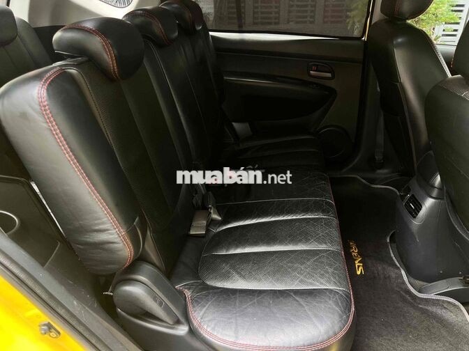 Kia Carens 1.6 Xăng Số sàn 7 chỗ Vàng Ánh Kim