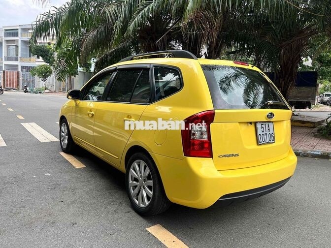 Kia Carens 1.6 Xăng Số sàn 7 chỗ Vàng Ánh Kim