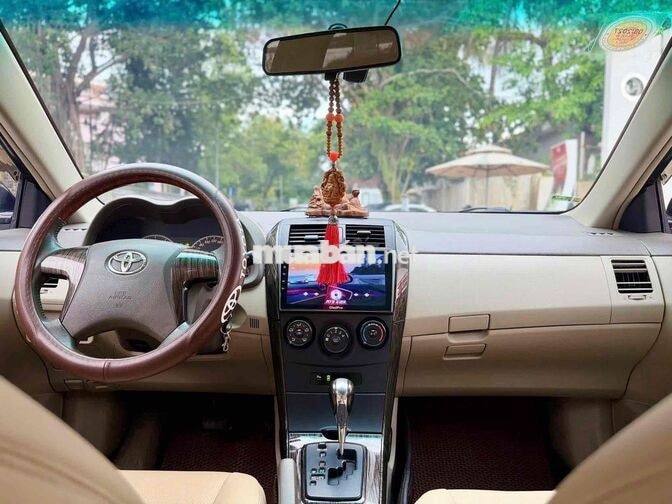 Toyota Altis Tự động màu Đen