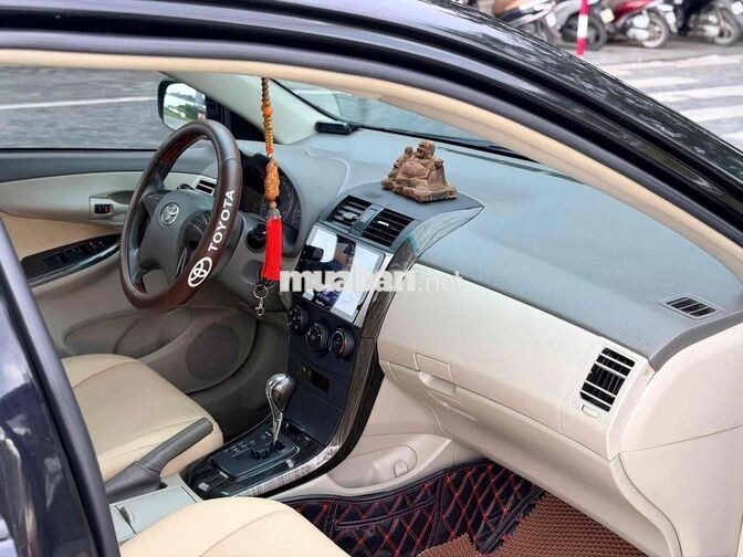 Toyota Altis Tự động màu Đen