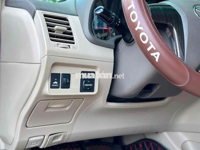Toyota Altis Tự động màu Đen