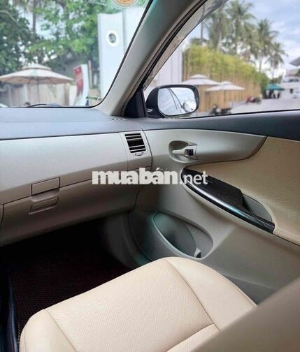 Toyota Altis Tự động màu Đen
