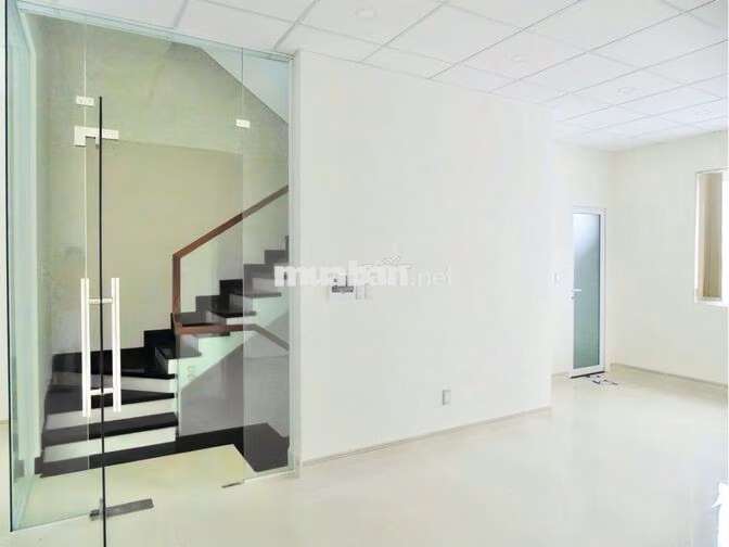 Cho Thuê Văn Phòng 204m² Trệt + Lầu 1 Giá Chỉ 21 Triệu - Vạn Phúc City