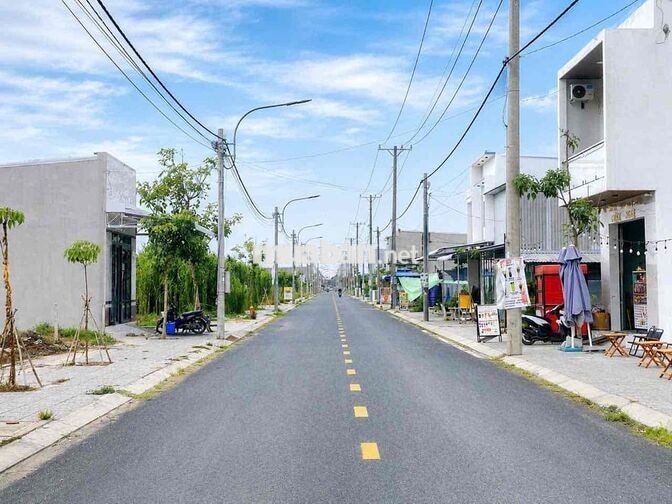 Hàng Hiếm Cặp Nền Đẹp Gần Chợ Đông Phú