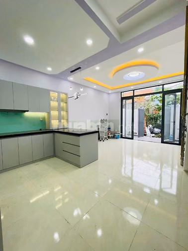 bán nhà sổ hồng riêng gần chợ Bà Điểm 5x15m