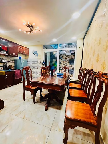 Cần tiền bán gấp nhà 2 tầng Trương Định , Q3 , gần Công viên Tao Đàn ,