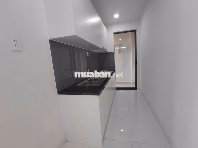 Chính chủ gửi bán Green River Dt65m2/2Pn 2WC giá 2ty820 view sông Q8