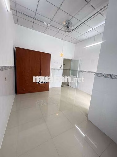 Nhà lầu 2 phòng mới hẻm 388 Nguyễn Văn Cừ