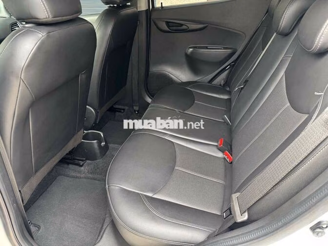 Fadil 2022 Plus Trắng 60000 km full hãng