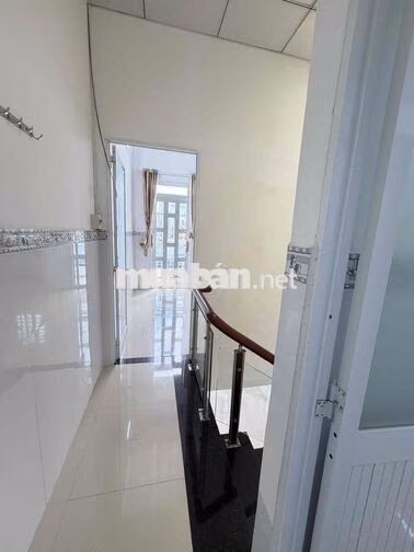 Nhà lầu 2 phòng mới hẻm 388 Nguyễn Văn Cừ