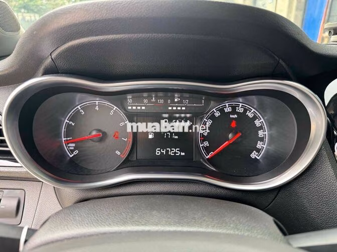 Fadil 2022 Plus Trắng 60000 km full hãng